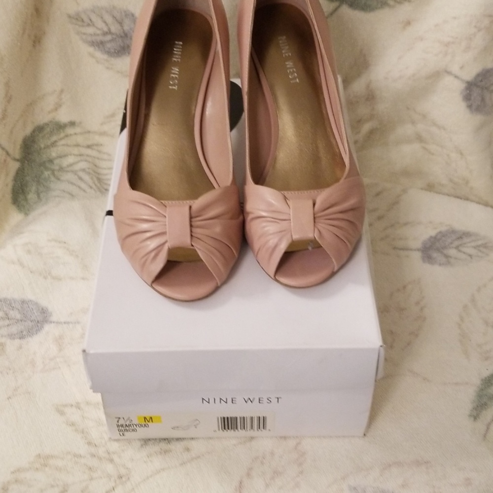 Nine West IHEARTYOUO peep toe